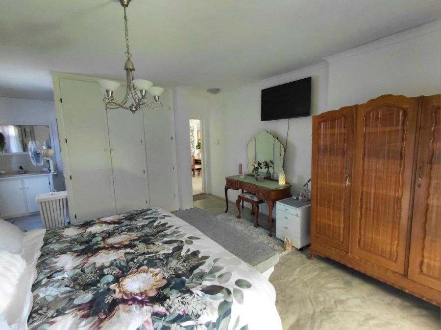 5 Bedroom Property for Sale in Winslow Western Cape